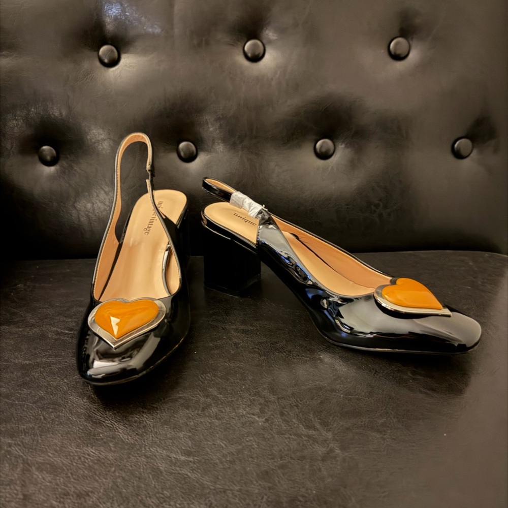 Unique Vintage Black & Orange Heart Leatherette Slingback Heels